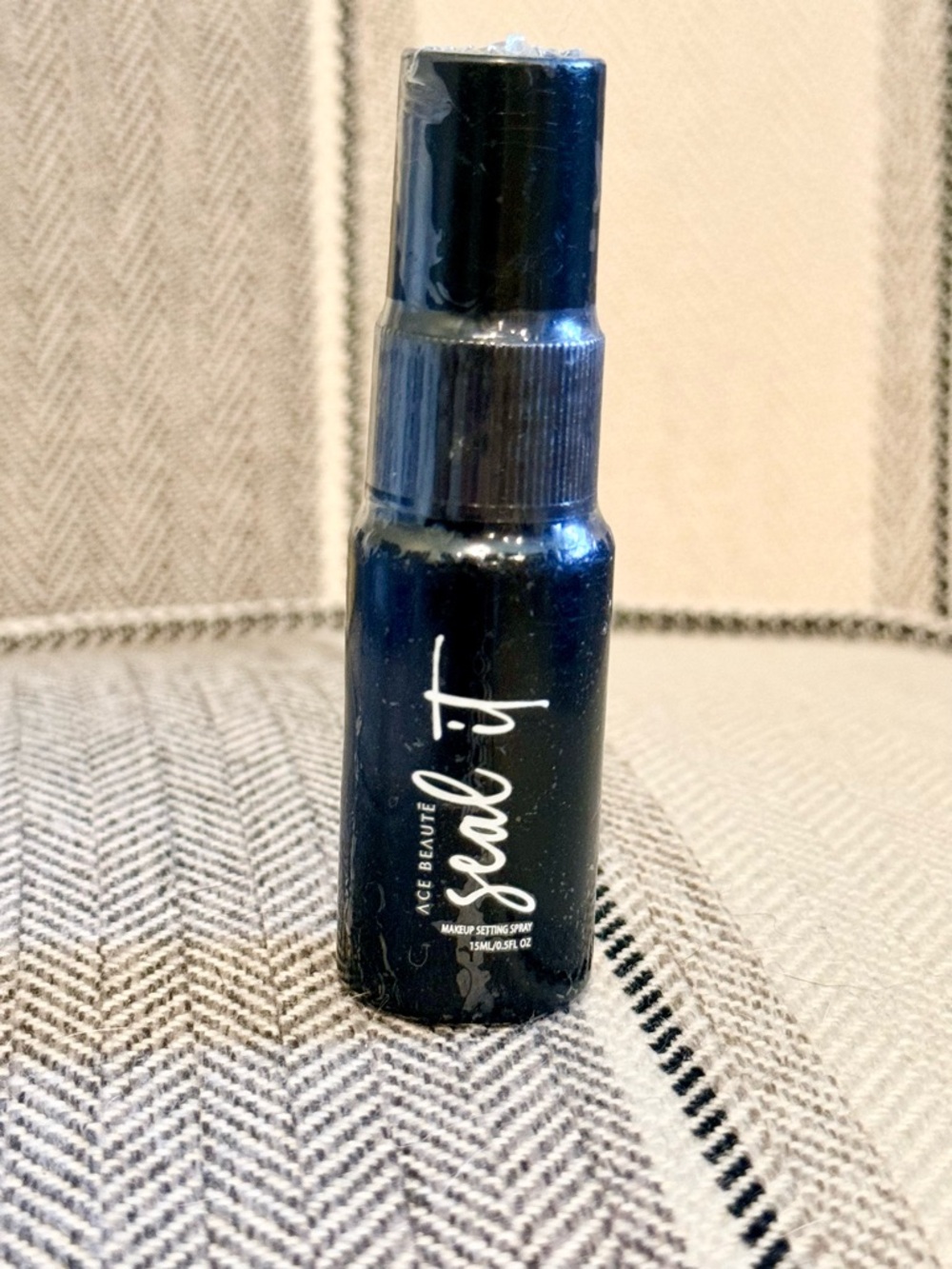 Ace Beaute Makeup Setting Spray - Black Bottle